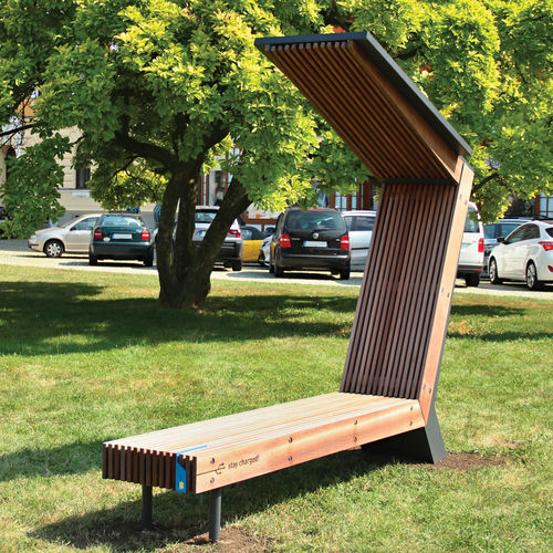 Panca per spazi pubblici contemporanea - WOODY SCORPIO - mmcité street furniture - in legno di latifoglie / in legno esotico / in acciaio galvanizzato