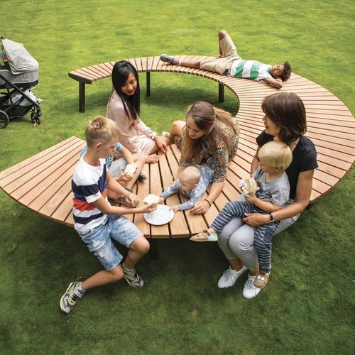 Panca per spazi pubblici contemporanea - LAGO - mmcité street furniture - in legno di latifoglie / in acciaio galvanizzato / in acciaio con rivestimento a polvere