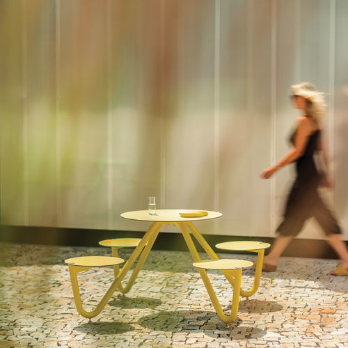 Tavolo da picnic contemporaneo - ORBIT - mmcité street furniture - in acciaio galvanizzato / in alluminio / in HPL