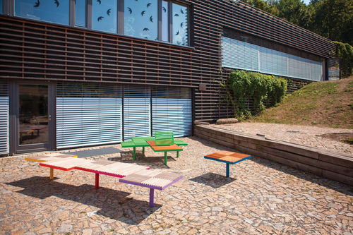 Tavolo contemporaneo - PIXEL - mmcité street furniture - in acciaio galvanizzato / con supporto in acciaio galvanizzato / rotondo