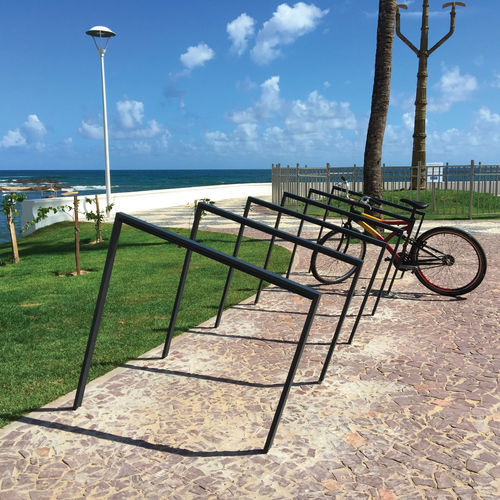 Rastrelliera per biciclette a pavimento - EDGETYRE - mmcité street furniture - per spazi pubblici / in acciaio galvanizzato / in gomma