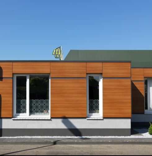 Rivestimento di facciata in pannelli - EURADECOR WOOD - EURAMAX COATED PRODUCTS - in composito / in alluminio / con scanalature