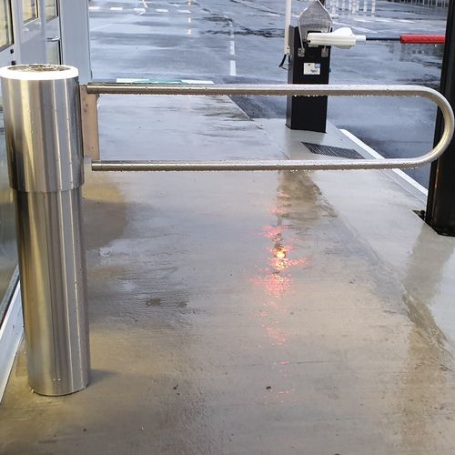 Barriera di controllo accessi - AL 933 - TGO (TRAVAUX GENERAUX DE L'OUEST) - battente / in acciaio / in vetro