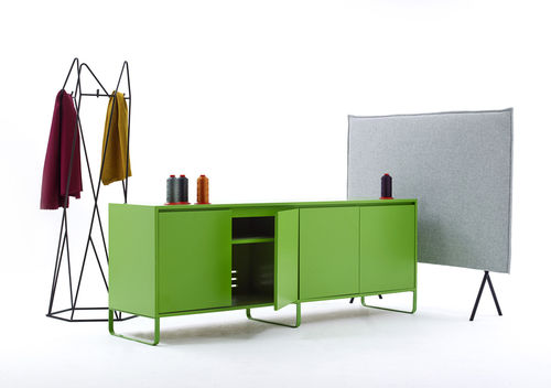 Credenza contemporanea - Naughtone - in legno laccato / in acciaio / in MDF laccato
