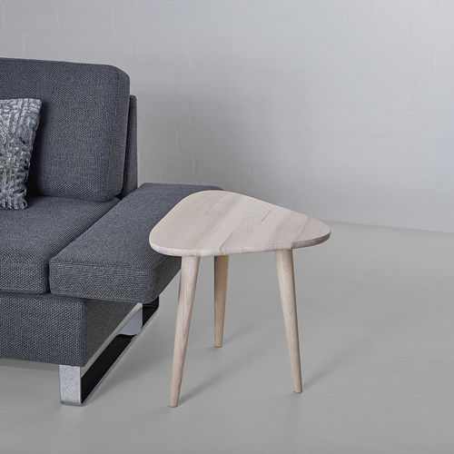 Tavolo d'appoggio contemporaneo - AMBIO-SPACE - vitamin design - in rovere / in frassino / in faggio