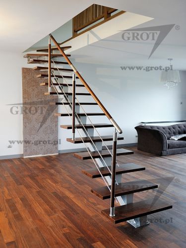 Scala a U - INGA 4 - GROT - con gradini in legno / con struttura in metallo / contemporanea
