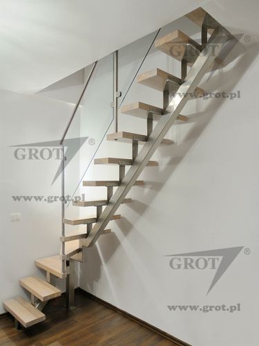 Scala a U - INGA 6 - GROT - con gradini in legno / con struttura in metallo / contemporanea