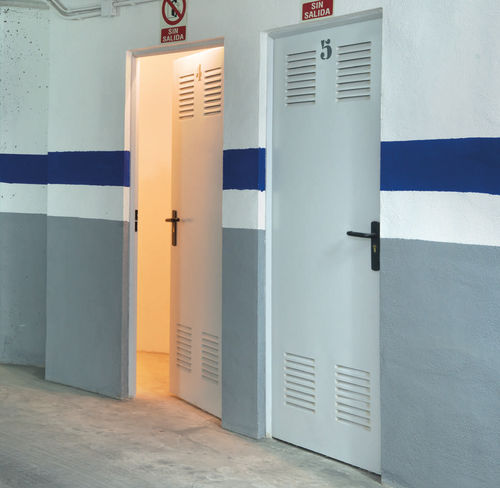 Porta da interno - ENSAMBLADA - Andreu Barberá, S.L. - in acciaio galvanizzato / battente / contemporanea