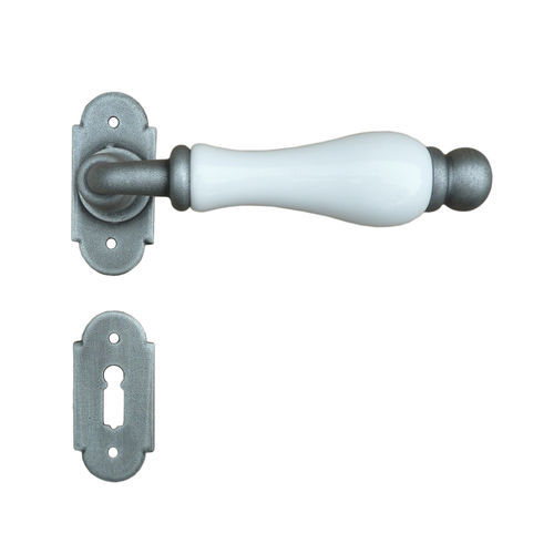 Maniglia per porta - Art.1-08 - Galbusera G.&G. S.N.C. - in porcellana / classica / per uso residenziale