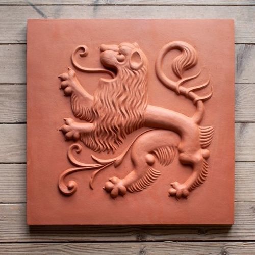 Piatto quadrato - GOLEM Baukeramik - in terracotta / contract / con animali