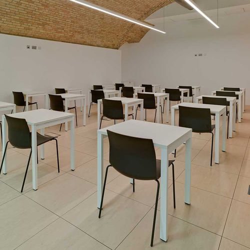 Tavolo per corsi di formazione contemporaneo - CLIC  - Dynamobel - in laminato / con supporto in metallo / rettangolare