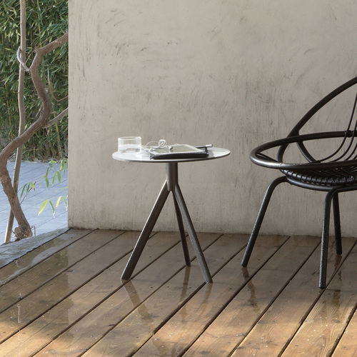 Tavolo d'appoggio contemporaneo - CAFE - expormim - in HPL / con supporto in acciaio inossidabile / rotondo