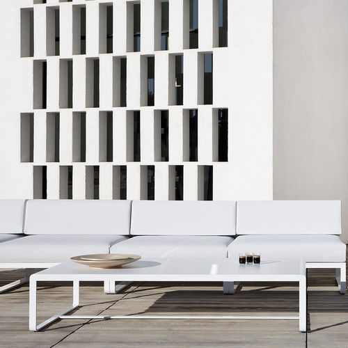 Tavolino basso contemporaneo - SIT - bivaq - in iroko / in alluminio laccato / con supporto in alluminio