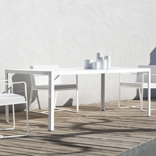 Tavolo contemporaneo - DATS - bivaq - in vetro / in porcellana / con supporto in alluminio laccato