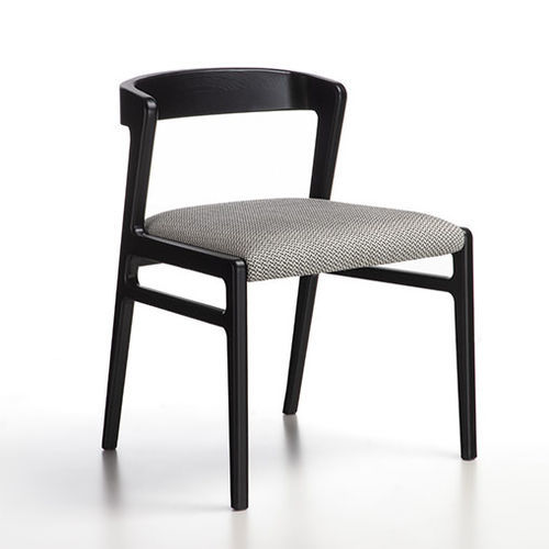 Sedia da pranzo contemporanea - SE64 AIDA - CARPANELLI - da interno / in tessuto / con supporto in legno massiccio