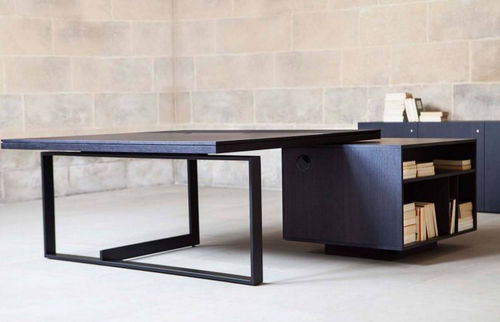 Scrivania direzionale - BAT  - AKABA - contemporanea / in legno / d'angolo