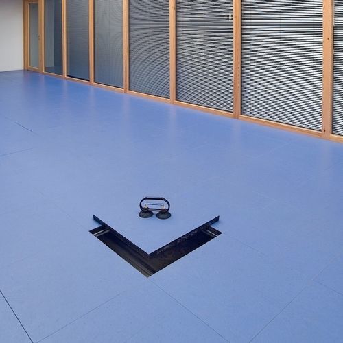 Pavimento sopraelevato in linoleum - RESILIENT - PETRAL - in gomma / in PVC / in fibre sintetiche