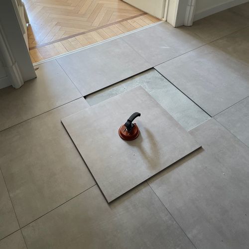 Pavimento sopraelevato in gres porcellanato - SOLOGRES - PETRAL - ad alta resistenza / da interno / professionale