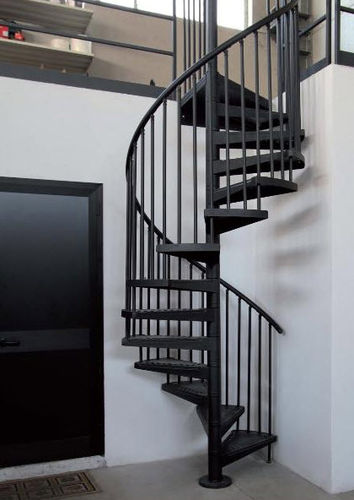 Scala a chiocciola - MUGHETTO - New Living srl - con gradini in metallo / con struttura in metallo / da esterno