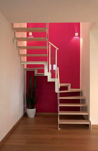 Scala a U - IBISCO C/N - New Living srl - con gradini in legno / con struttura in acciaio / contemporanea
