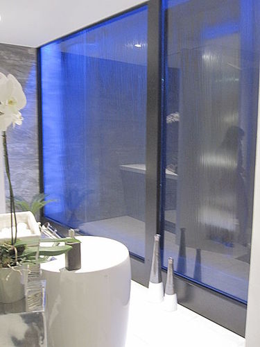 Muro d'acqua in vetro - RESTAURANT LE VERTIGO À NANTES - Espace d'eau France - su misura