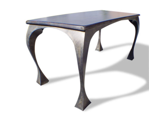 Tavolo design nuovo barocco - BRIDE - ICI ET LA - in rovere / con supporto in lamiera di acciaio / rettangolare