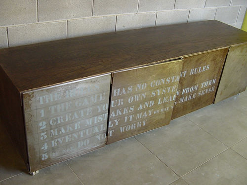 Credenza in stile industriale - THE RULE BOX  - ICI ET LA - in rovere / in acciaio / su misura