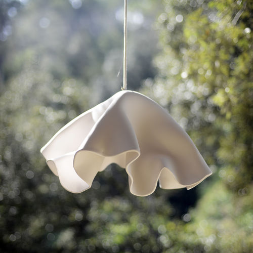 Lampada a sospensione - Izur - ICI ET LA - in ceramica / design originale / con cavo