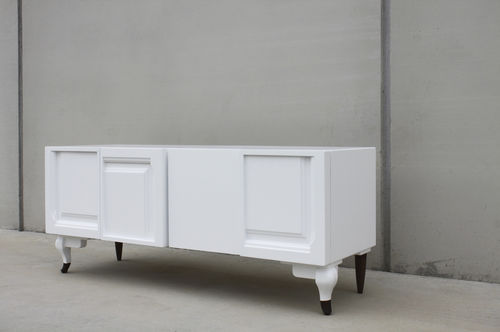 Credenza design originale - DOOR 01 - ICI ET LA - in legno laccato / su misura / per uso contract
