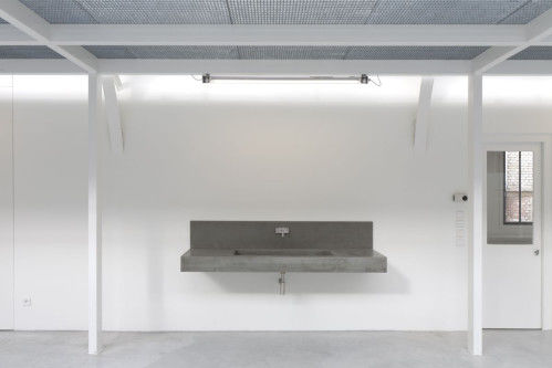 Lavabo sospeso - BALIAN BETON Atelier - in calcestruzzo HUP Ductal© / con piano integrato / rettangolare