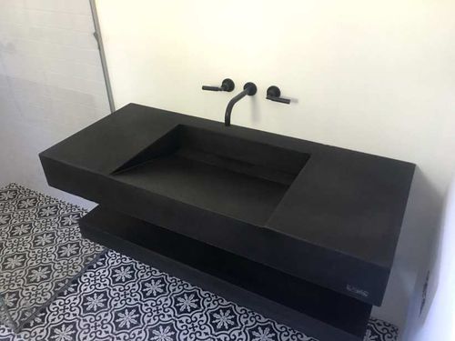Piano lavabo in calcestruzzo HUP Ductal© - LAME DE DISCRETION  - BALIAN BETON Atelier - su misura