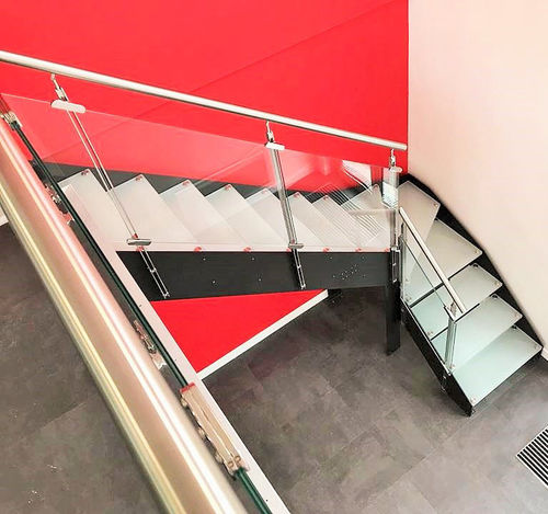 Scala a L - Link Light View - CAST DESIGN - con gradini in vetro / con struttura in acciaio / per uso residenziale