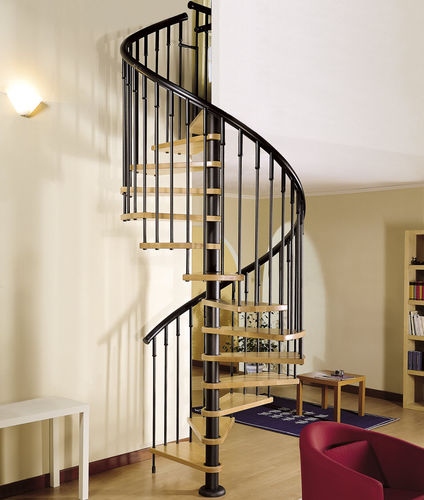 Scala a chiocciola - EA7 - CAST DESIGN - con gradini in legno / per uso residenziale / da interno