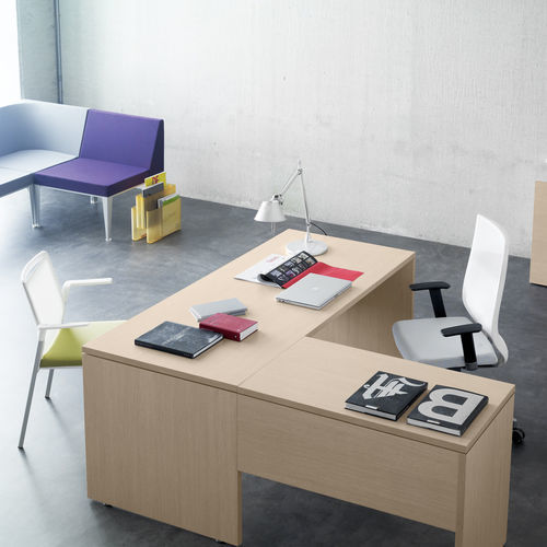 Scrivania contemporanea - BLOK - Forma 5 - in legno / d'angolo / con base in pannelli