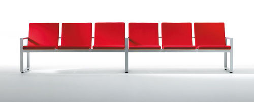 Seduta su barra in acciaio - VIP - Forma 5 - in legno / in espanso / 3 posti