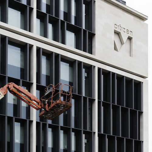 Rivestimento di facciata in pannelli - CITIZENM HOTEL TOWER OF LONDON - Rieder Facades GmbH - in composito cemento vetro / in fibra di vetro / di lunga durata