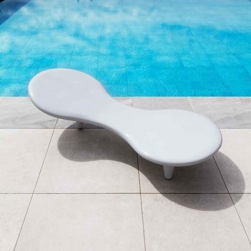 Lettino prendisole contemporaneo - ORGONE LIDO - Cappellini - in fibra di vetro / in fibra di vetro / con 3 piedi