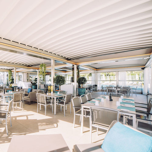 Pergola addossata - ISOLA 2T - KE Outdoor Design - autoportante / in alluminio / con copertura scorrevole