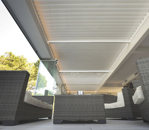 Pergola addossata - KEDRY PLUS T  - KE Outdoor Design - autoportante / in alluminio / a lamelle orientabili