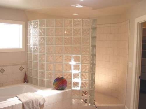 Mattone di vetro curvo - HEDRON® LX CORNER - DECORA® - Pittsburgh Corning - strutturato