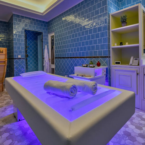 Lettino per massaggi idraulico - SALUS - Iso Benessere® - elettrico / in ecopelle / umido