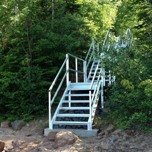 Scala dritta - HILLSIDE & BEACH - Upside Innovations - con gradini in metallo / con struttura in metallo / da esterno