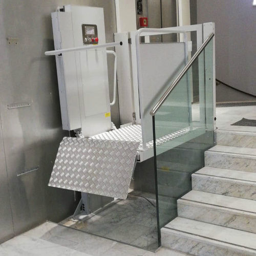 Piattaforma elevatrice PMR - DomoStep 160A - LiftingItalia - AreaLift - per sedia a rotelle / per edificio / per uso domestico