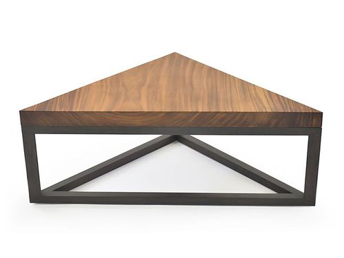 Tavolino basso contemporaneo - TRIANGLE - Rotsen Furniture - in legno / triangolare / per hotel
