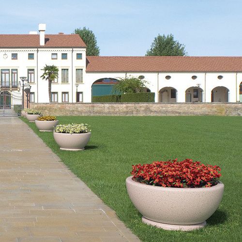Fioriera in pietra ricostituita - ESTATE - BELLITALIA - rotonda / contemporanea / per spazi pubblici