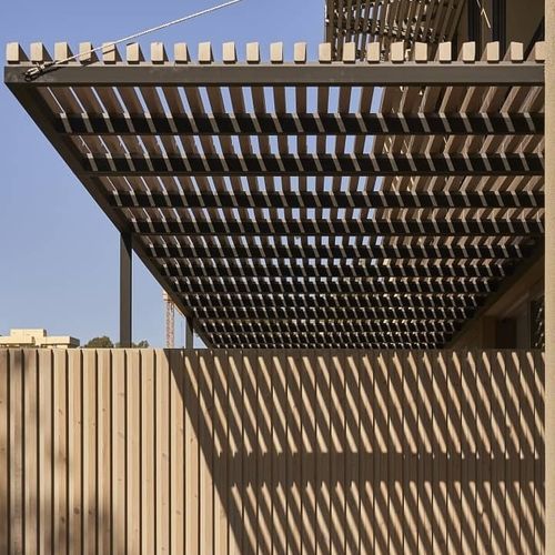 Pergola addossata - Grupo GUBIA - in legno / in acciaio / con copertura in legno