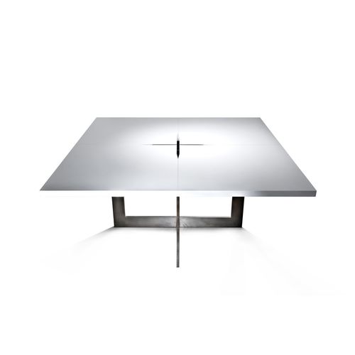 Tavolo contemporaneo - PLUSTABLE - Steininger Designers - in legno laccato / con supporto in acciaio laccato / quadrato