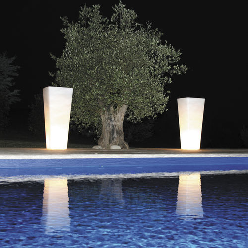 Vaso da giardino in polietilene - ALL SO QUIET - Qui est Paul - quadrato / luminoso