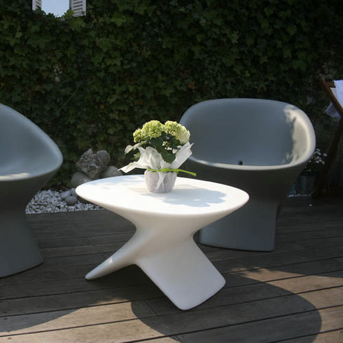 Tavolino basso design originale - UBLO - Qui est Paul - polimerico / quadrato / per uso residenziale