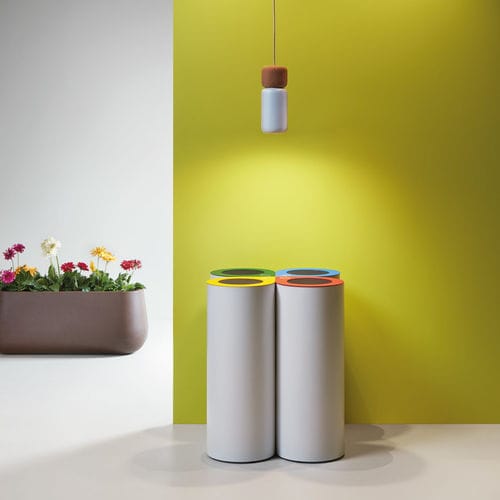 Portarifiuti pubblico - DAVOS - Made Design Barcelona - per raccolta differenziata / in lamiera / con coperchio